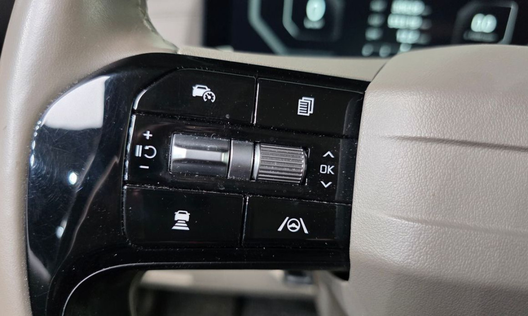 Kia Carnival 7-Seater Gravity, 2025