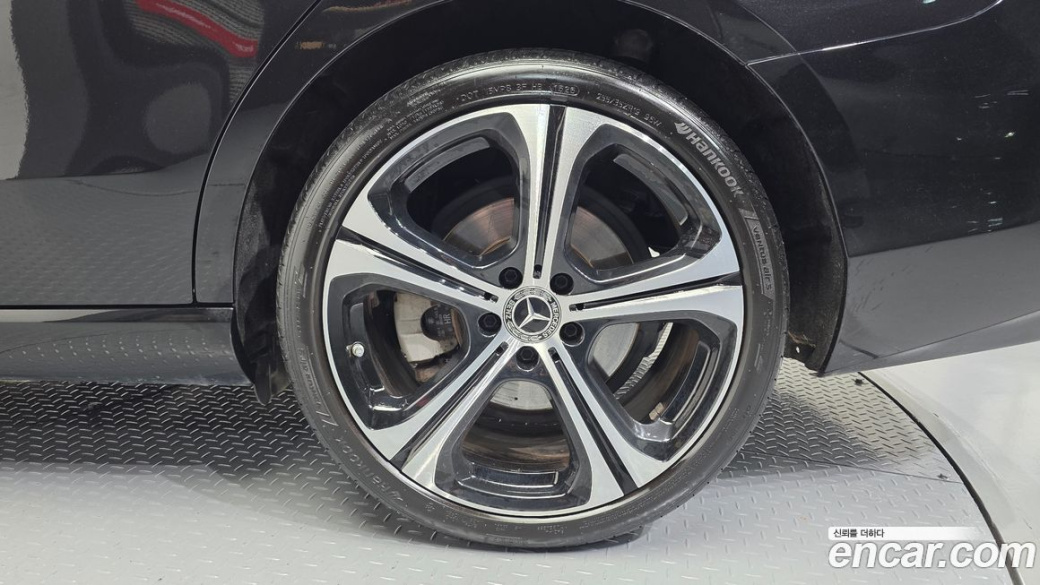 Mercedes-Benz C-Class C300 4MATIC Avantgarde, 2023