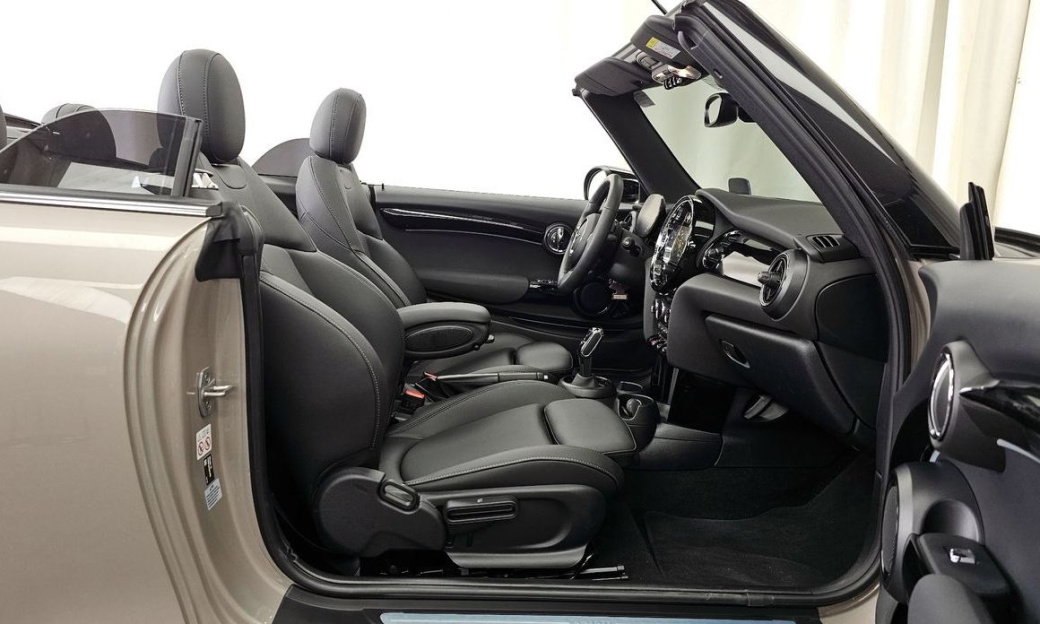 Mini Cooper Convertible Classic, 2024