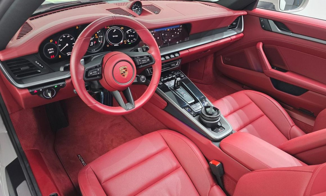 Porsche 911 Carrera, 2024