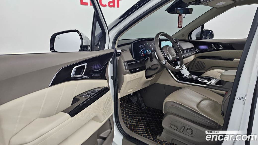 Kia Carnival 7-Seater Signature, 2023