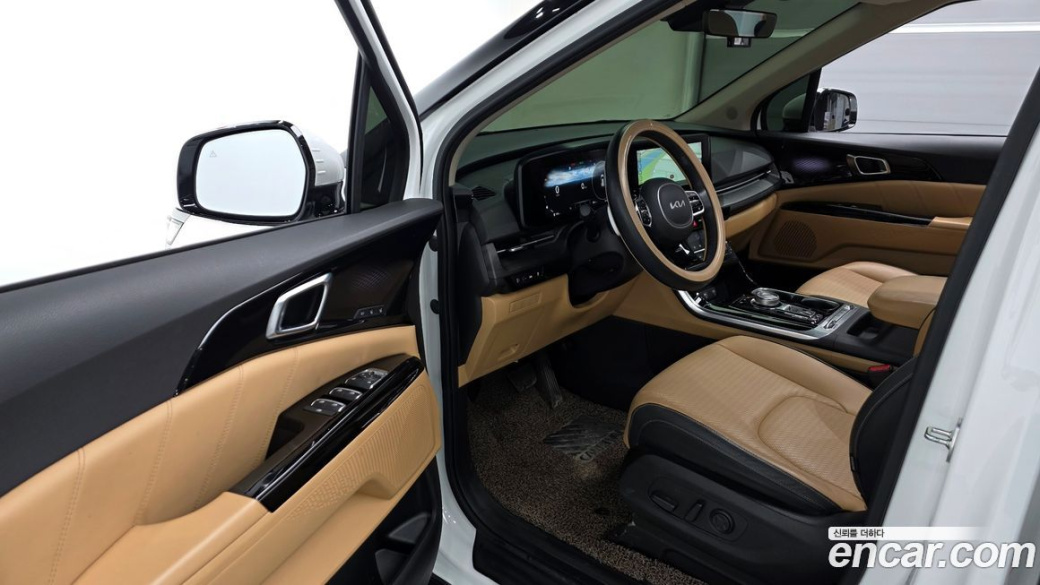 Kia Carnival 9-Seater Signature, 2023
