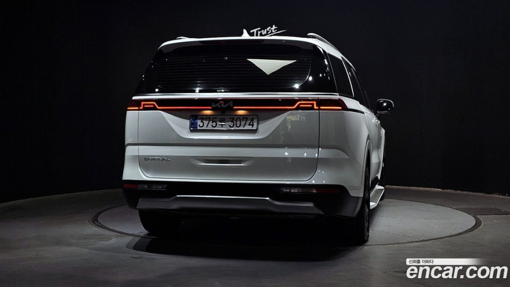 Kia Carnival 9-Seater Signature, 2022