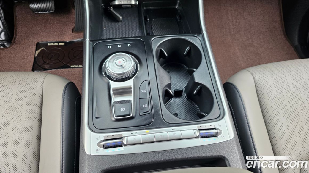 Kia Carnival 9-Seater Prestige, 2025