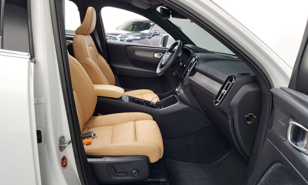 Volvo XC40 B4 Inscription, 2022
