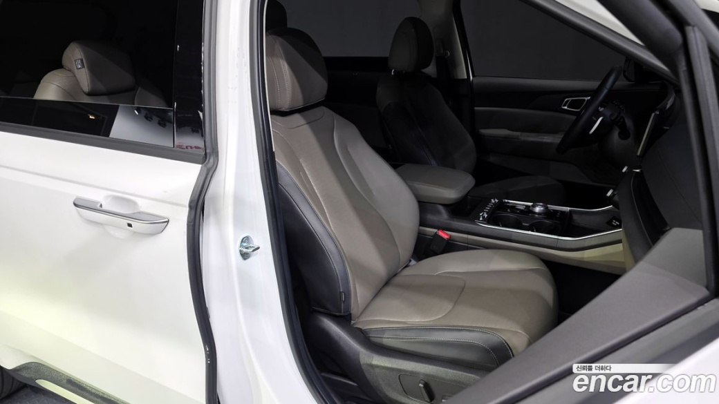 Kia Carnival 9-Seater Noblesse, 2025