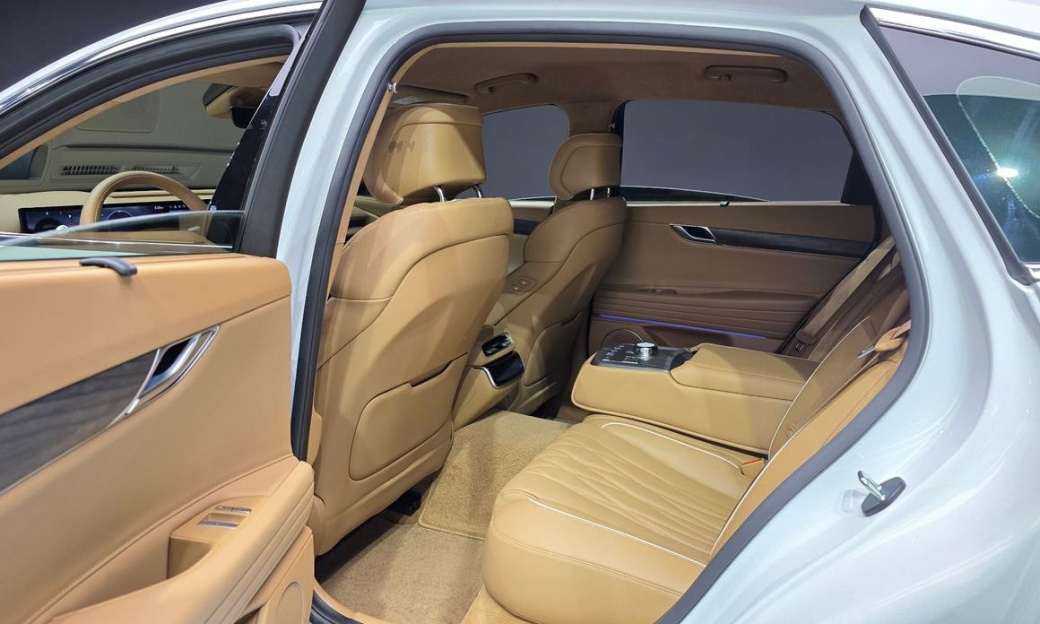 Genesis G80 Gasoline 2.5 Turbo AWD, 2025