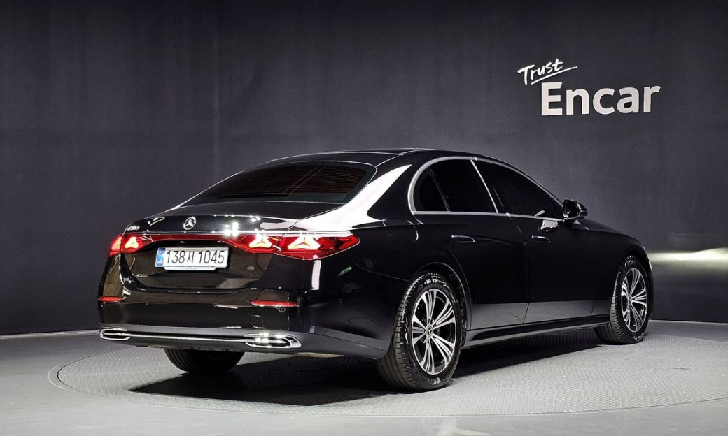 Mercedes-Benz E-Class E200 Avantgarde, 2025