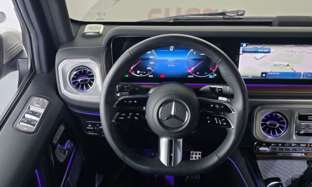 Mercedes-Benz G-Class G450d, 2025