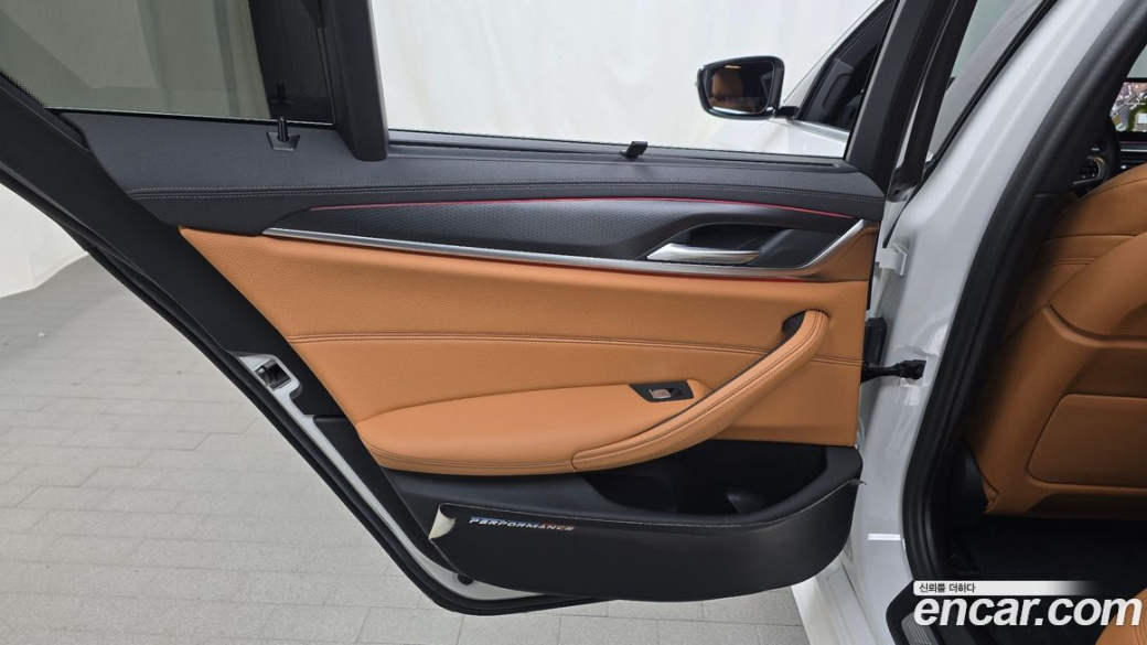 BMW 5-Series 520i M Sport, 2023