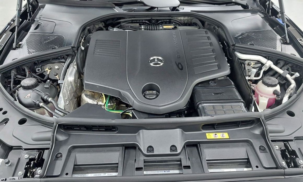 Mercedes-Benz S-Class S500 4MATIC, 2026