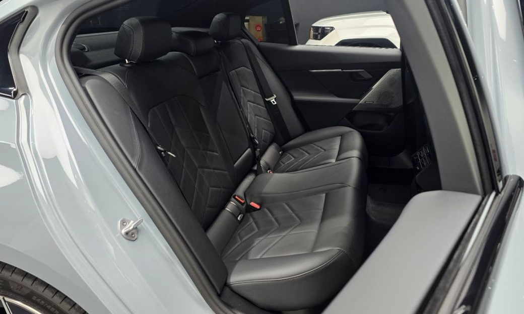 BMW 5-Series 520i M Sport, 2025
