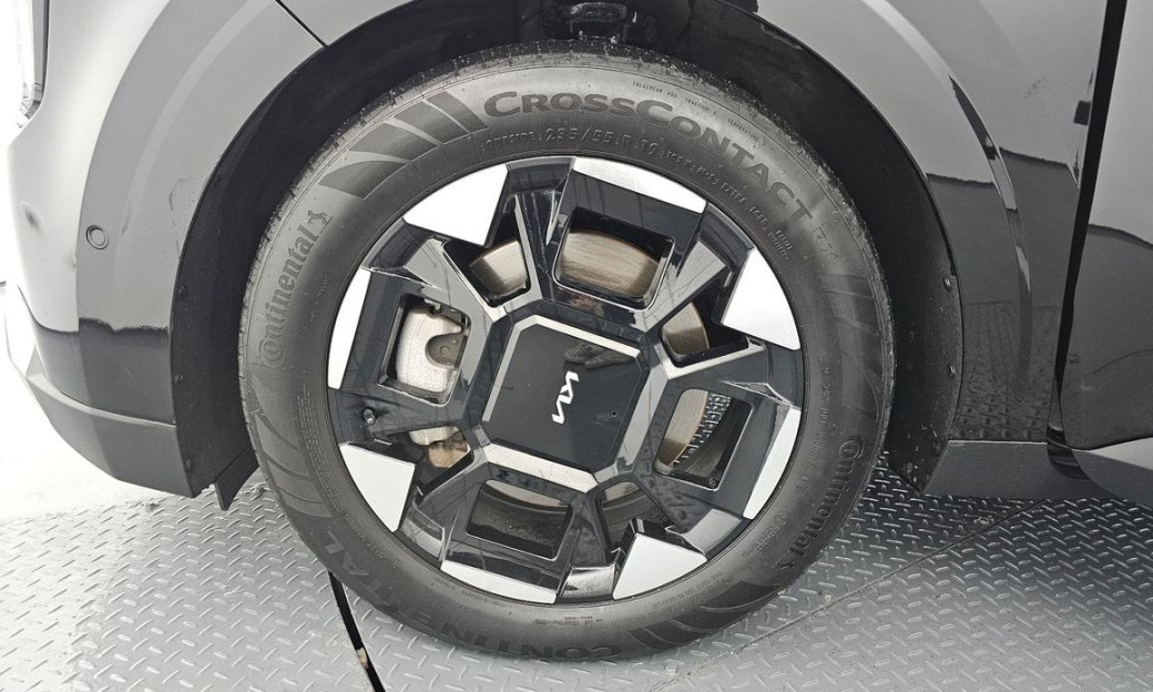 Kia Carnival 9-Seater Signature, 2024