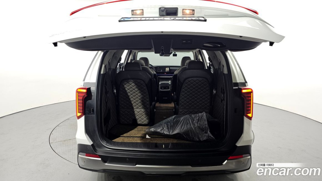 Kia Carnival 9-Seater Signature, 2025