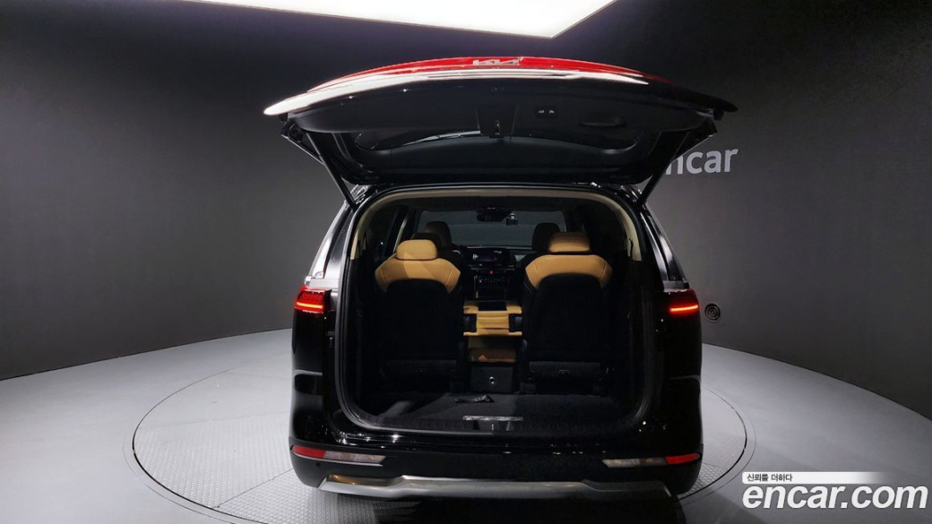 Kia Carnival 9-Seater Noblesse, 2023
