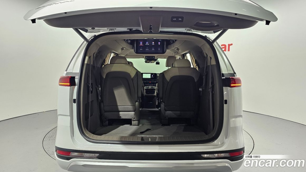 Kia Carnival 9-Seater Hi-Limousine, 2022