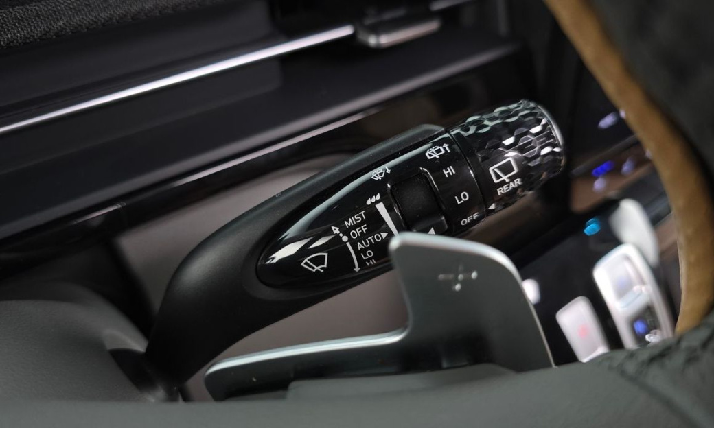 Hyundai Staria 4WD Lounge 9-Seater, 2025