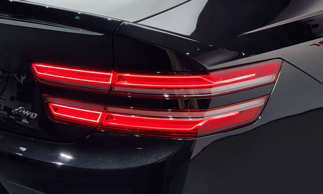 Genesis G80 Gasoline 2.5 Turbo AWD, 2025