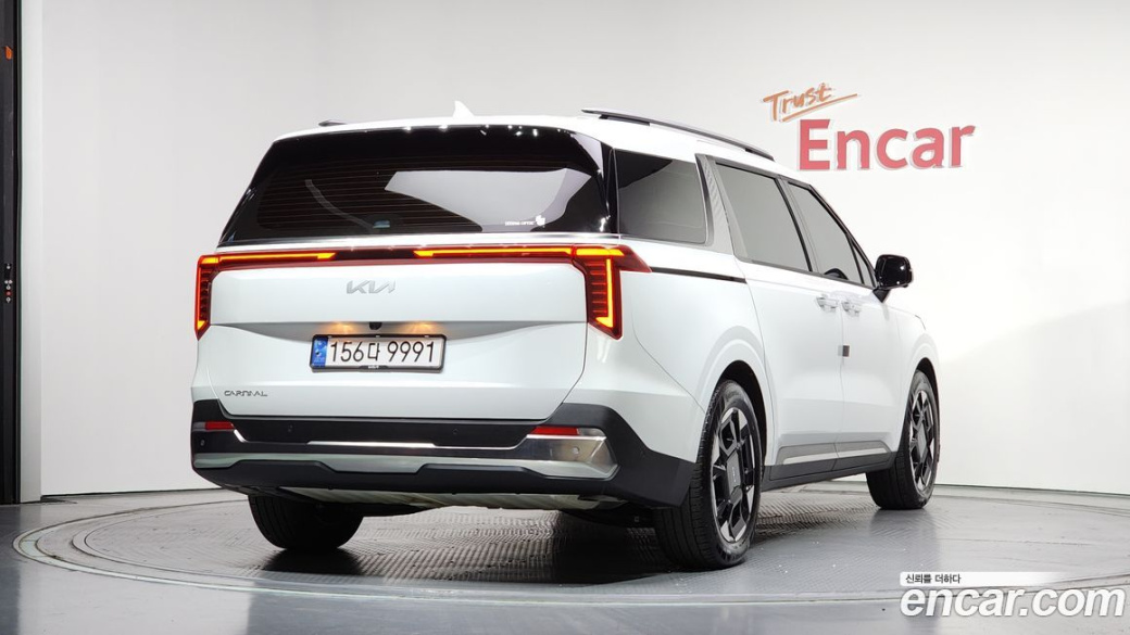 Kia Carnival 9-Seater Signature, 2025