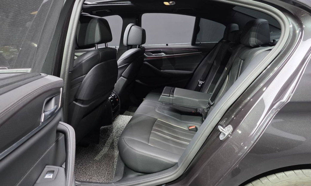 BMW 5-Series 520i M Sport, 2023