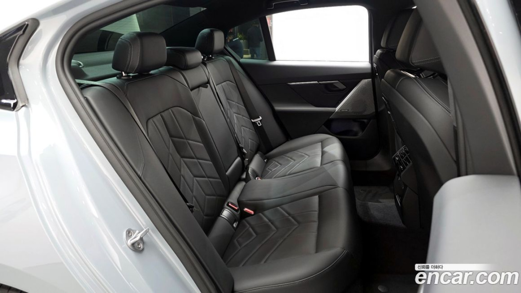 BMW 5-Series 520i M Sport, 2025