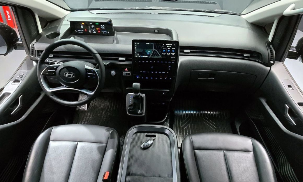 Hyundai Staria Cargo 5-Seater, 2025