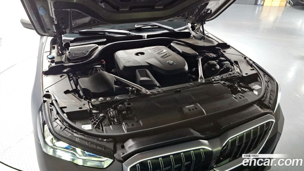 BMW 5-Series 530i xDrive M Sport, 2025