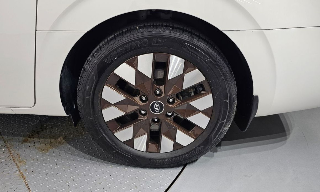 Hyundai Staria 2WD Camping Car, 2024