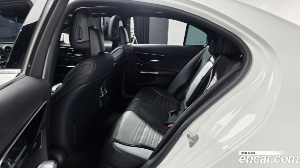 Mercedes-Benz C-Class C300 4MATIC AMG Line, 2024