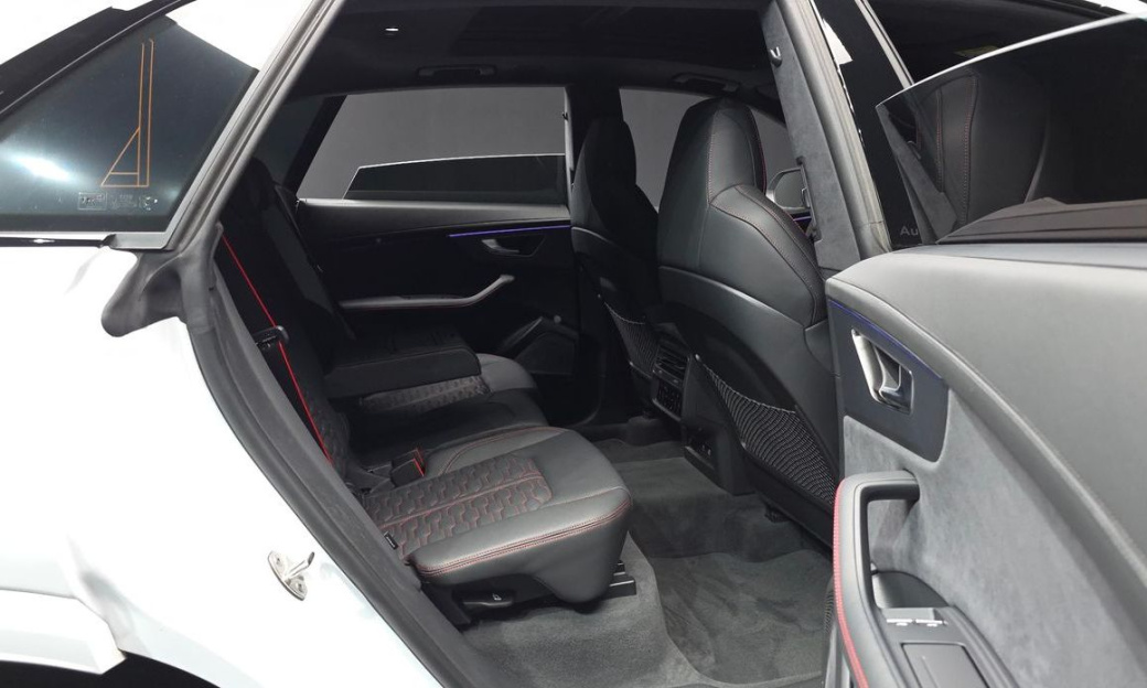Audi RSQ8 4.0 TFSI Quattro Performance, 2025