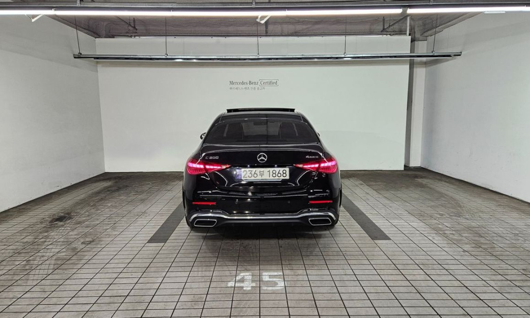 Mercedes-Benz C-Class C300 4MATIC AMG Line, 2023