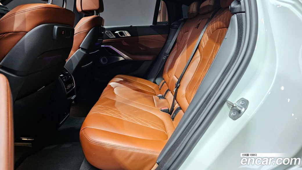 BMW X6 M50i, 2023
