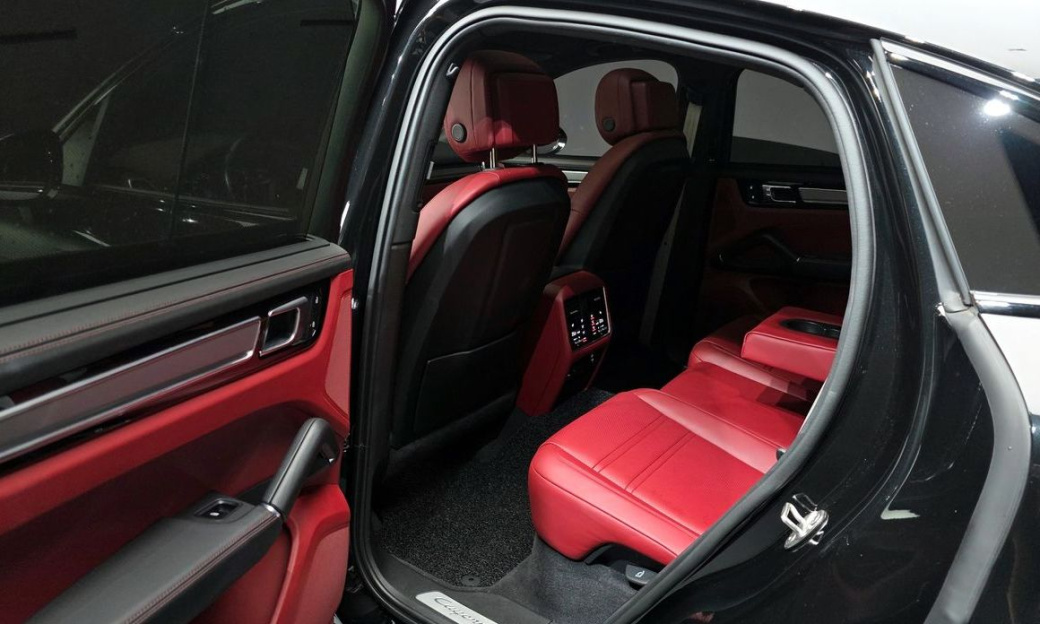 Porsche Cayenne 3.0 COUPE PLATINUM EDITION, 2023