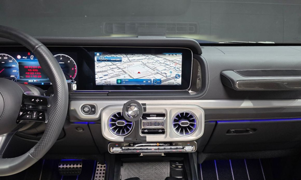 Mercedes-Benz G-Class G450d, 2025
