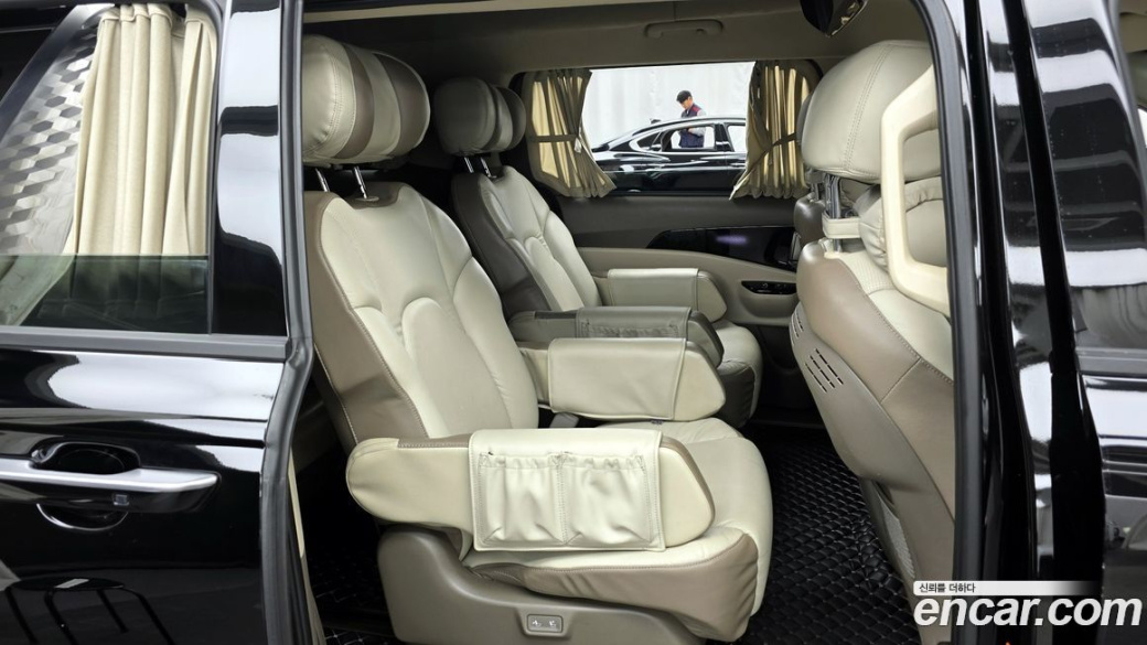 Kia Carnival 9-Seater Hi-Limousine, 2022
