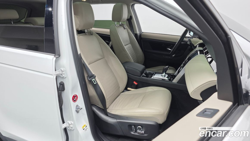 Land Rover Discovery Sport P250 SE, 2022