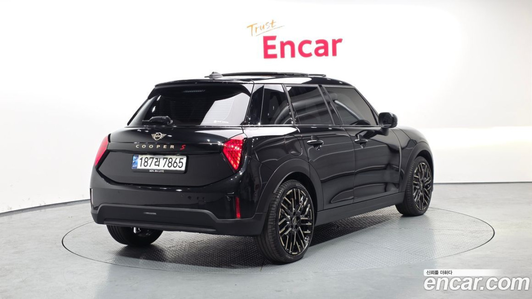 Mini Cooper 5 Door Favoured, 2025