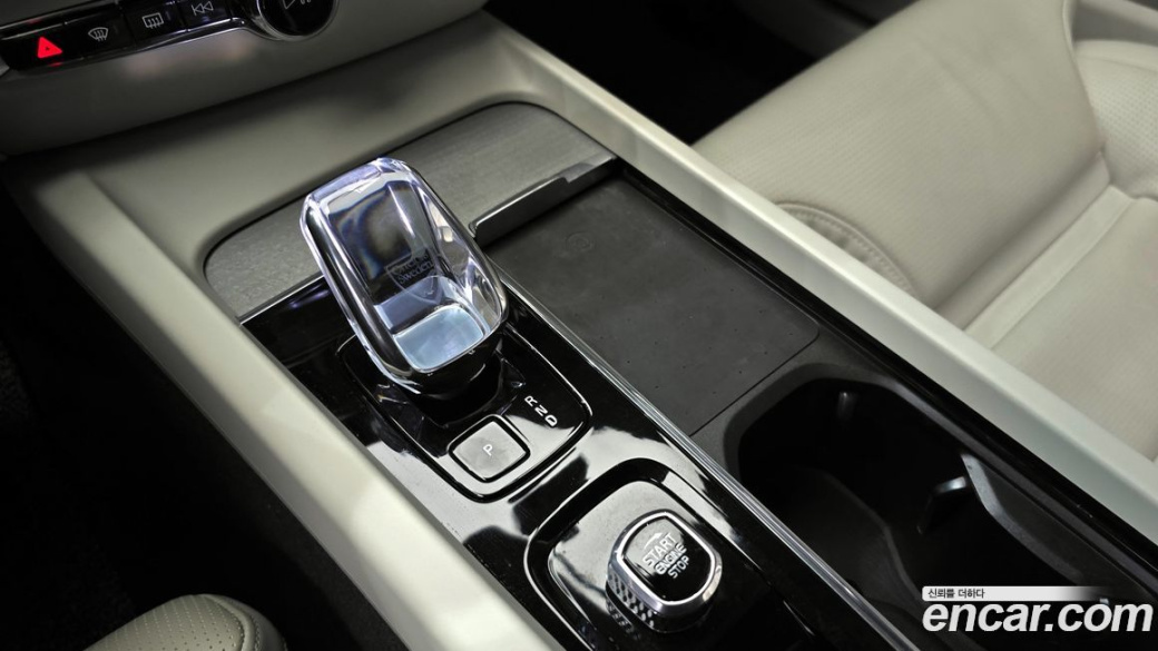 Volvo S60 B5 Ultimate Dark, 2024