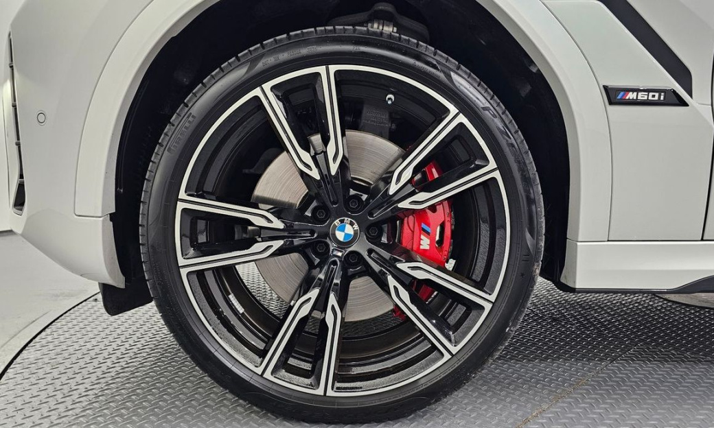 BMW X6 M60i, 2025