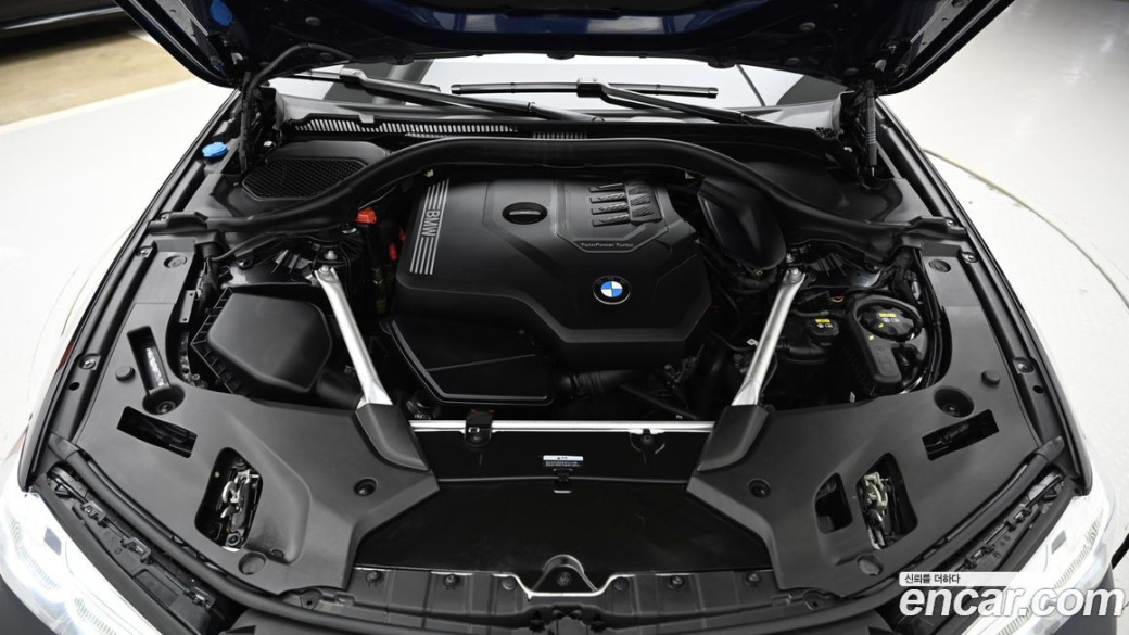 BMW 5-Series 520i M Sport, 2022