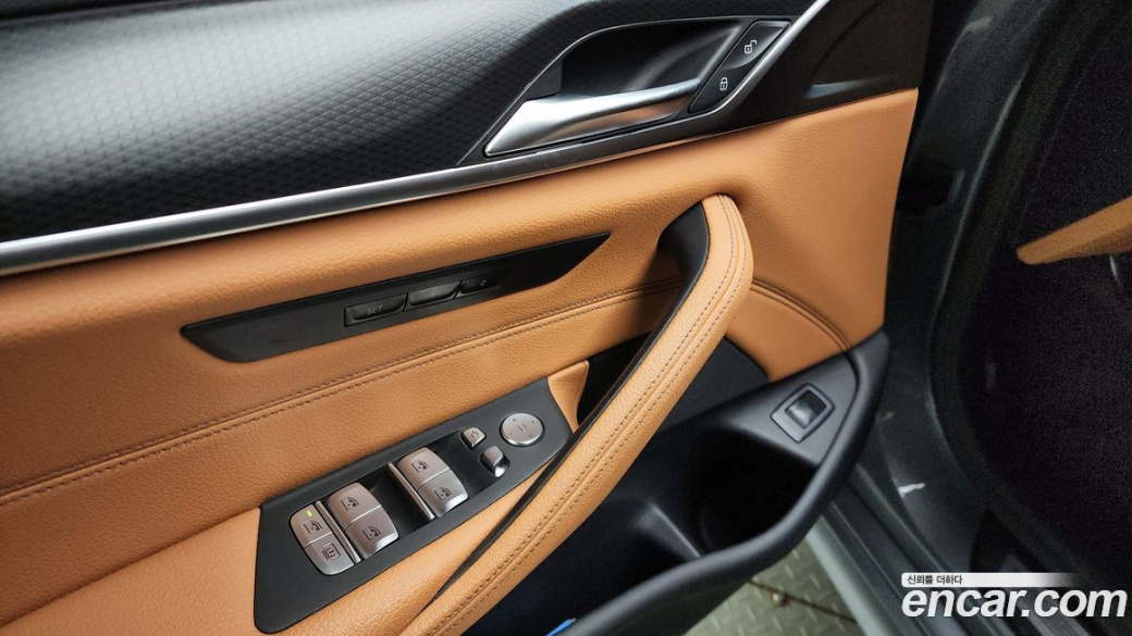 BMW 5-Series 520i M Sport, 2023