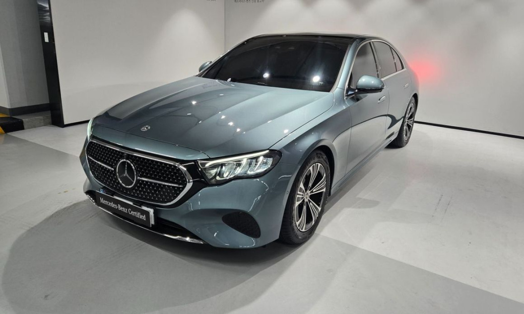 Mercedes-Benz E-Class E200 Avantgarde, 2025