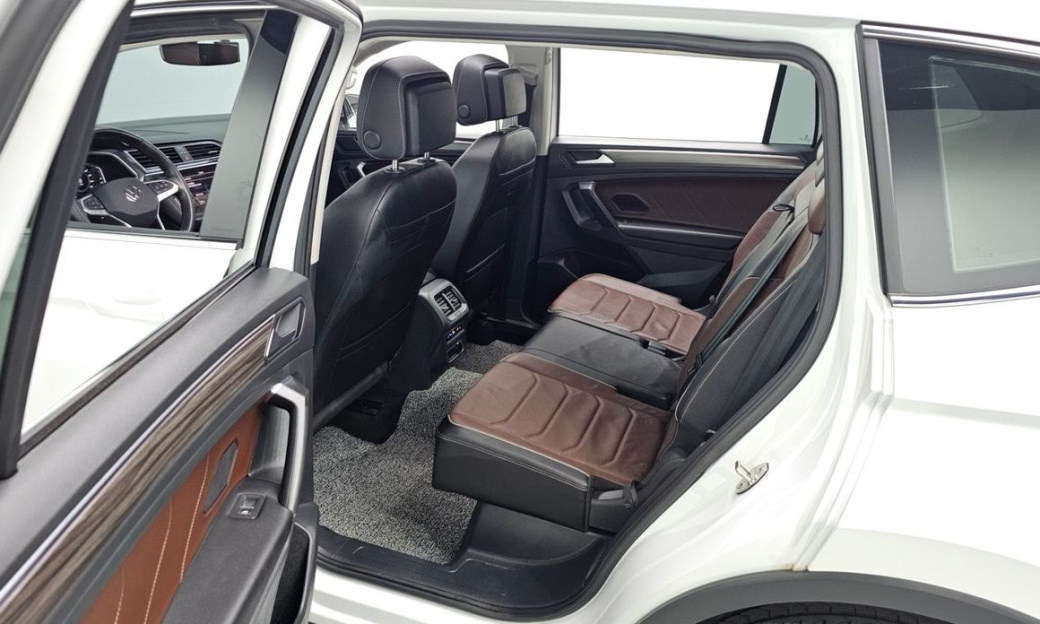 Volkswagen Tiguan 2.0 TSI Prestige, 2023