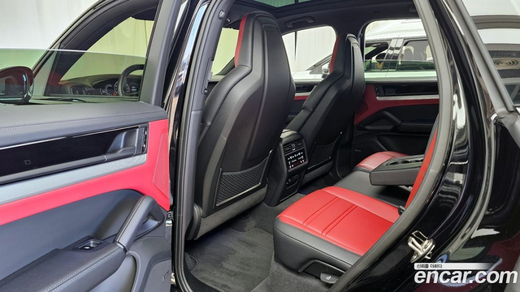 Porsche Cayenne 3.0, 2024