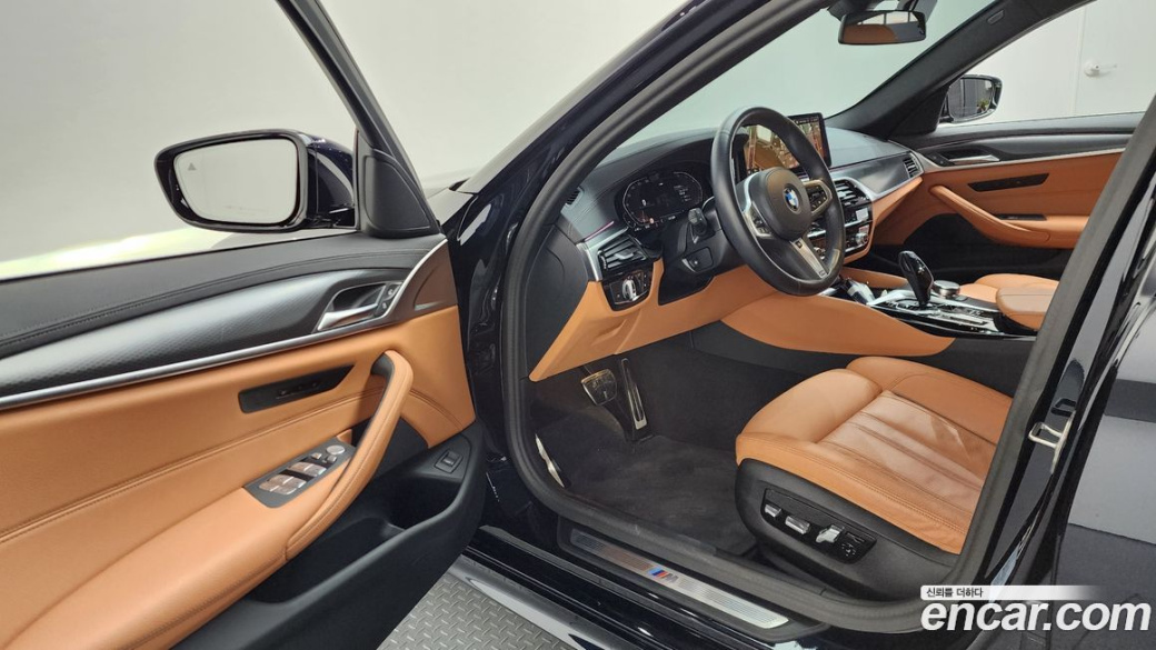 BMW 5-Series 520i M Sport, 2023