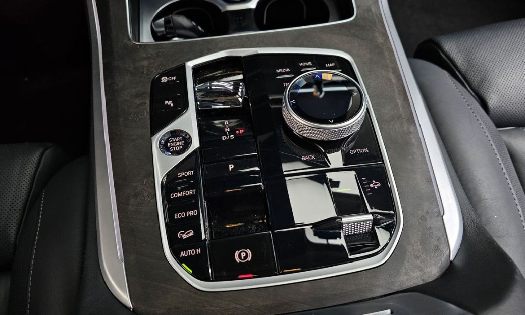 BMW X5 xDrive 40i xLine, 2024