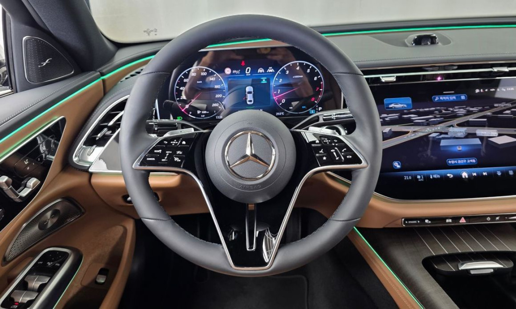 Mercedes-Benz E-Class E300 4MATIC Exclusive, 2024