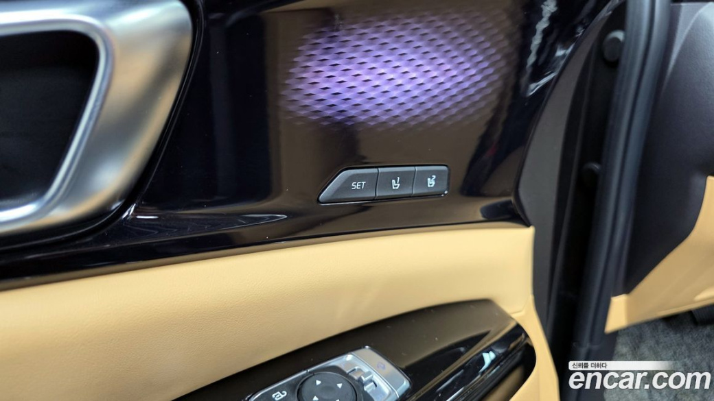 Kia Carnival 9-Seater Signature, 2023