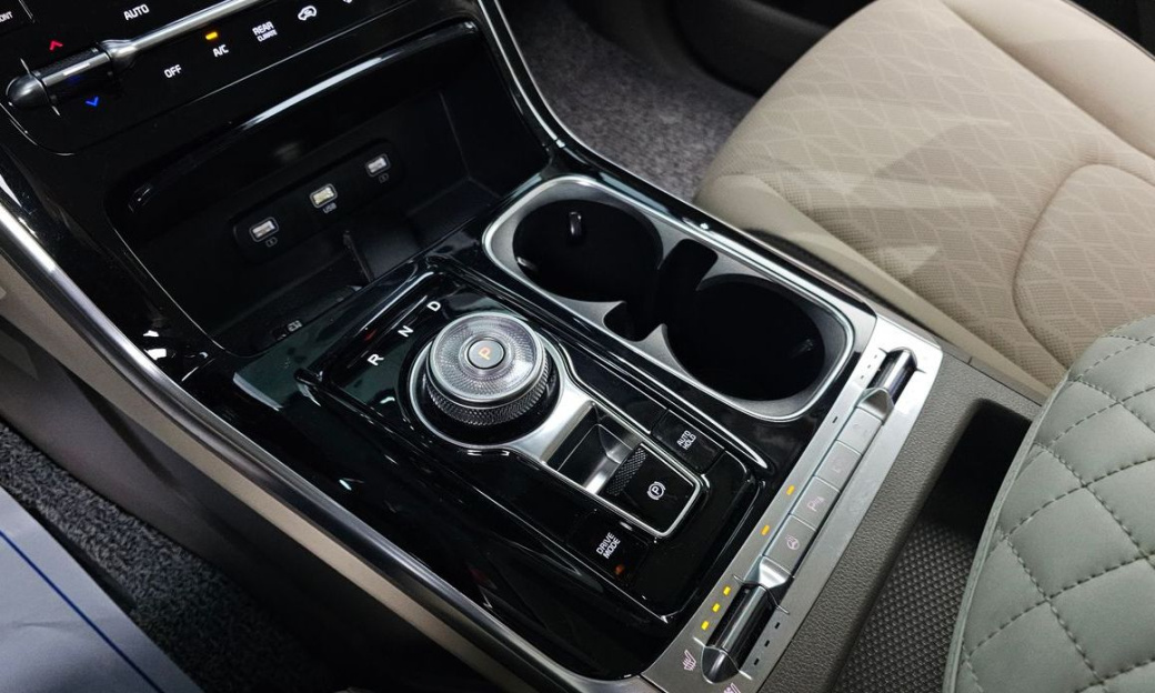Kia Carnival 9-Seater Noblesse, 2023