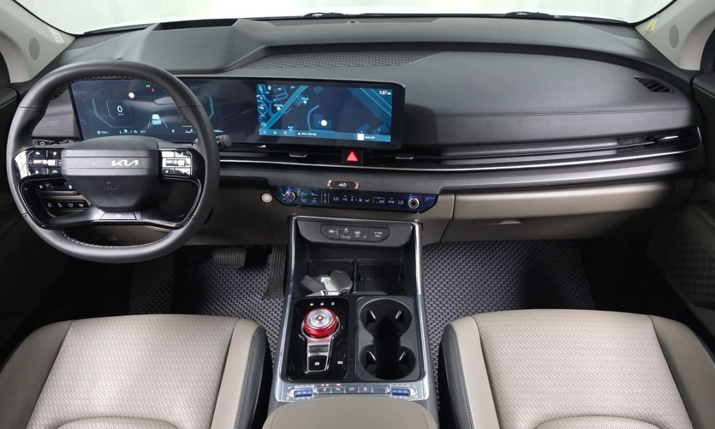 Kia Carnival 7-Seater Noblesse, 2025
